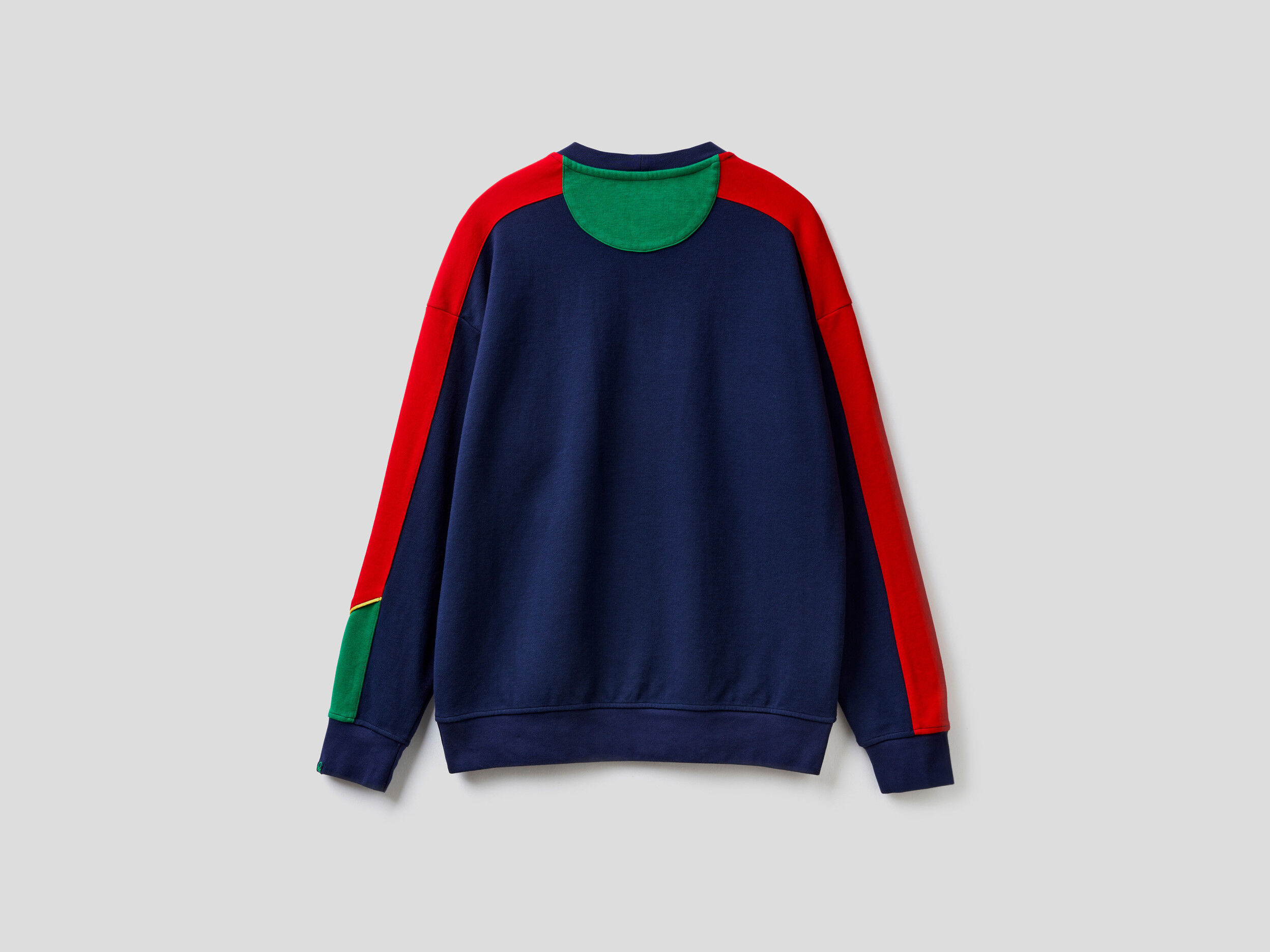 Sweatshirt with kangaroo shop pocket no hood