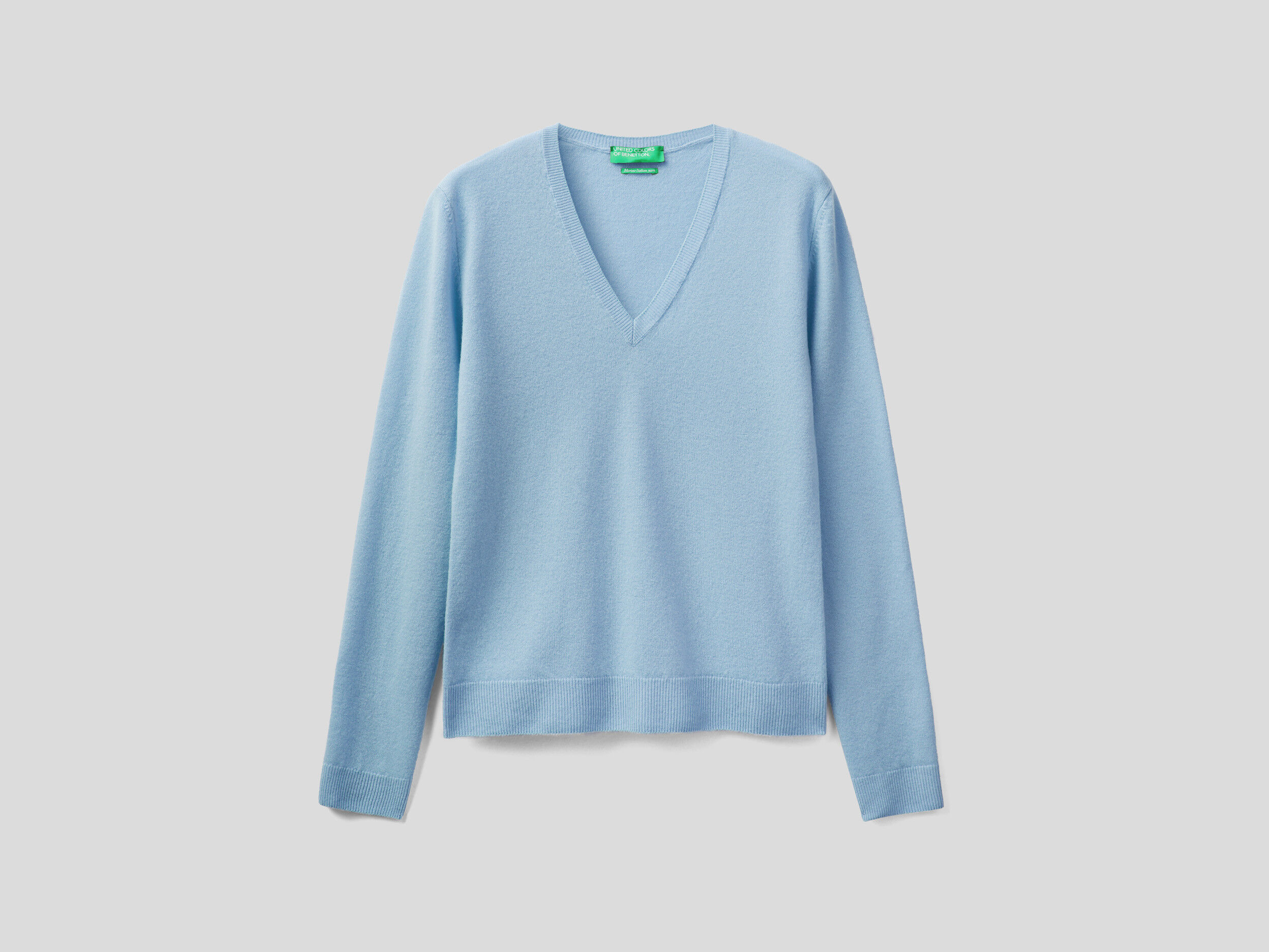 Light blue v neck sweater women's hotsell