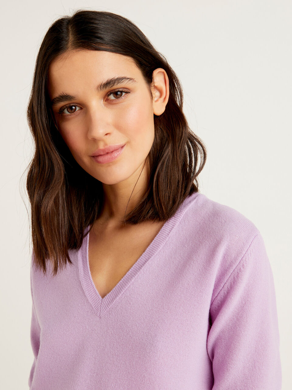 Lilac V-neck sweater in pure Merino wool - Lilac
