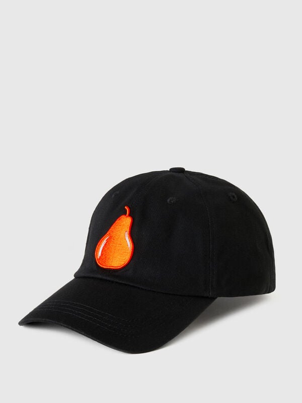 Black cap with embroidered pear