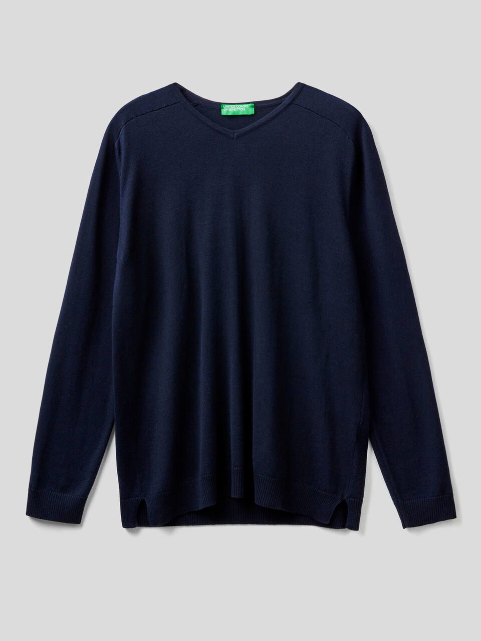 Solid color sweater with V-neck image number 1