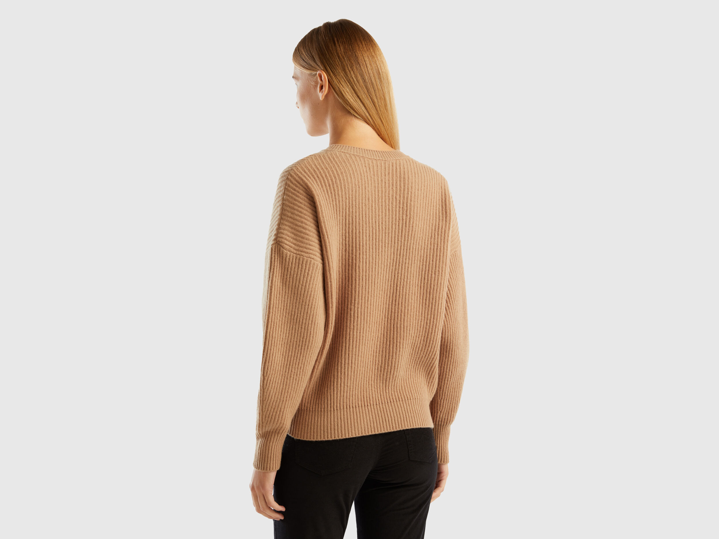 Soft sweater with V neck Camel Benetton