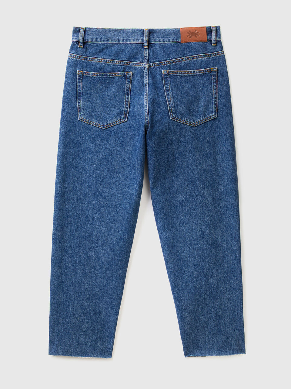 Cropped loose fit jeans image number 2