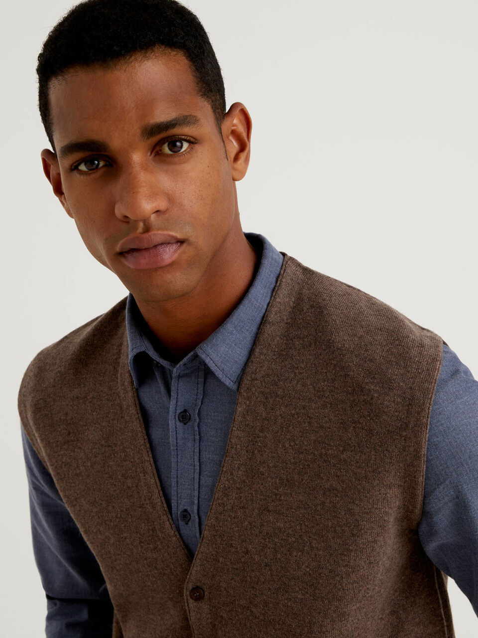 Vest in 100% Merino wool with buttons - Brown