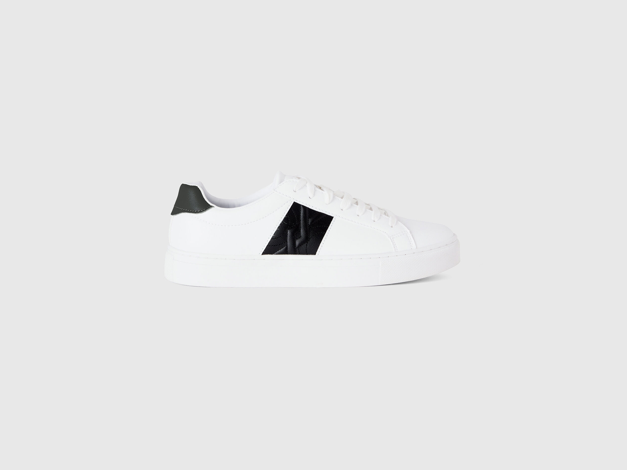 Benetton sales black shoes