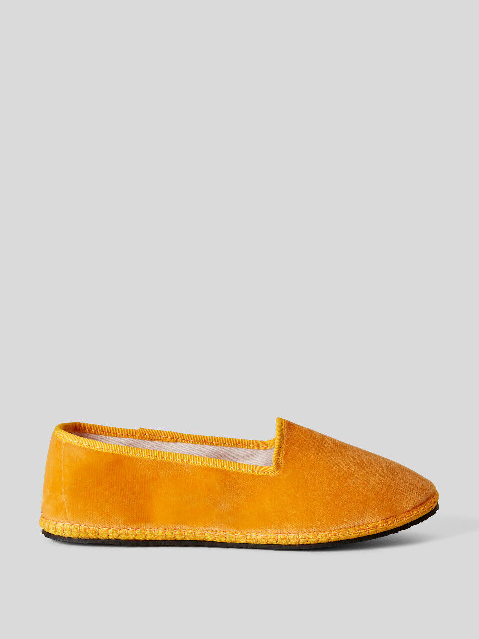 Ucb yellow shoes hot sale