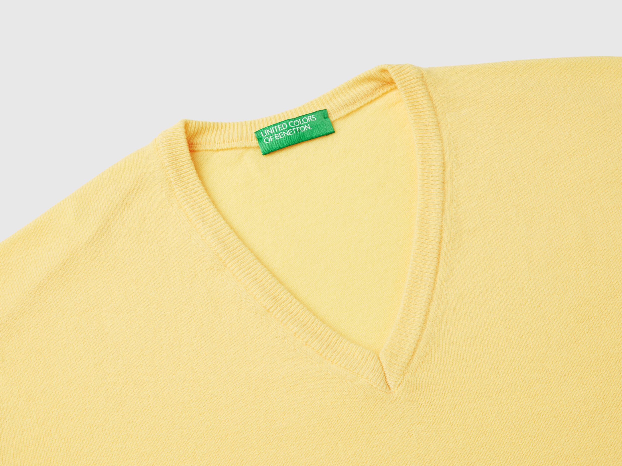Yellow v neck jumper 2025