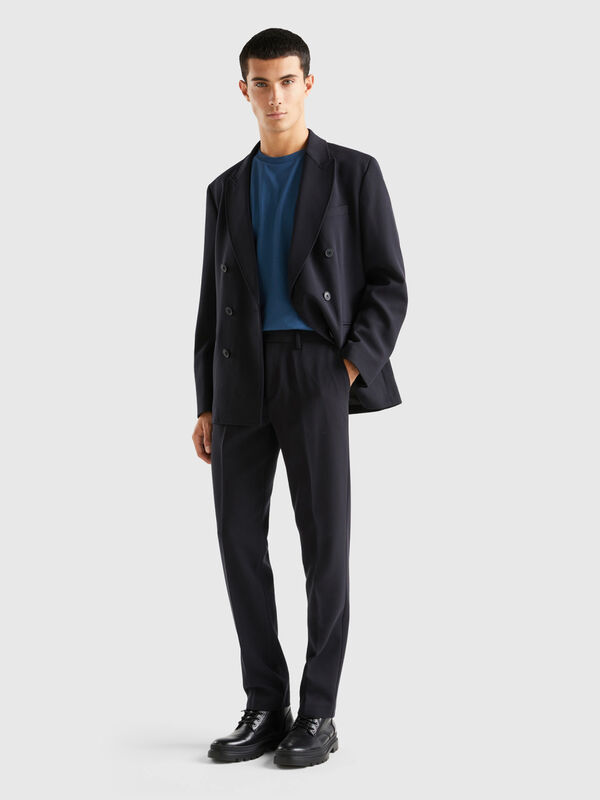 Pantalón fluido slim fit
