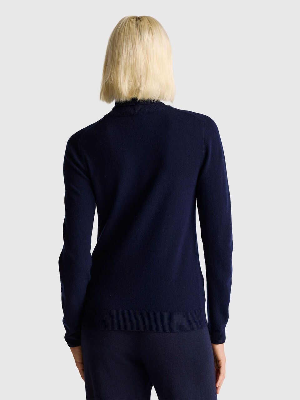 TURTLE NECK SWEATER Mujer image number null