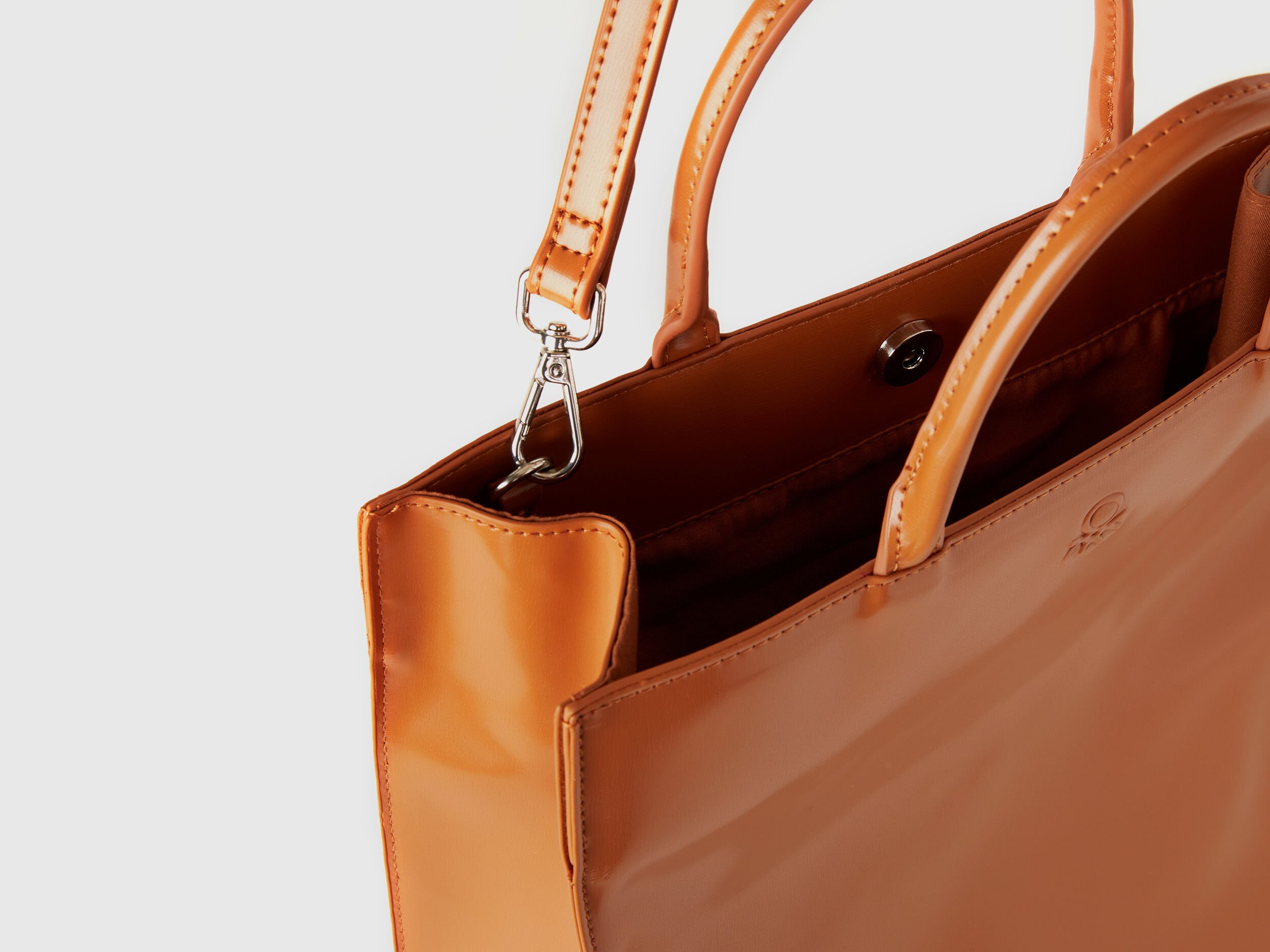 Matte look shopping bag Burnt Benetton