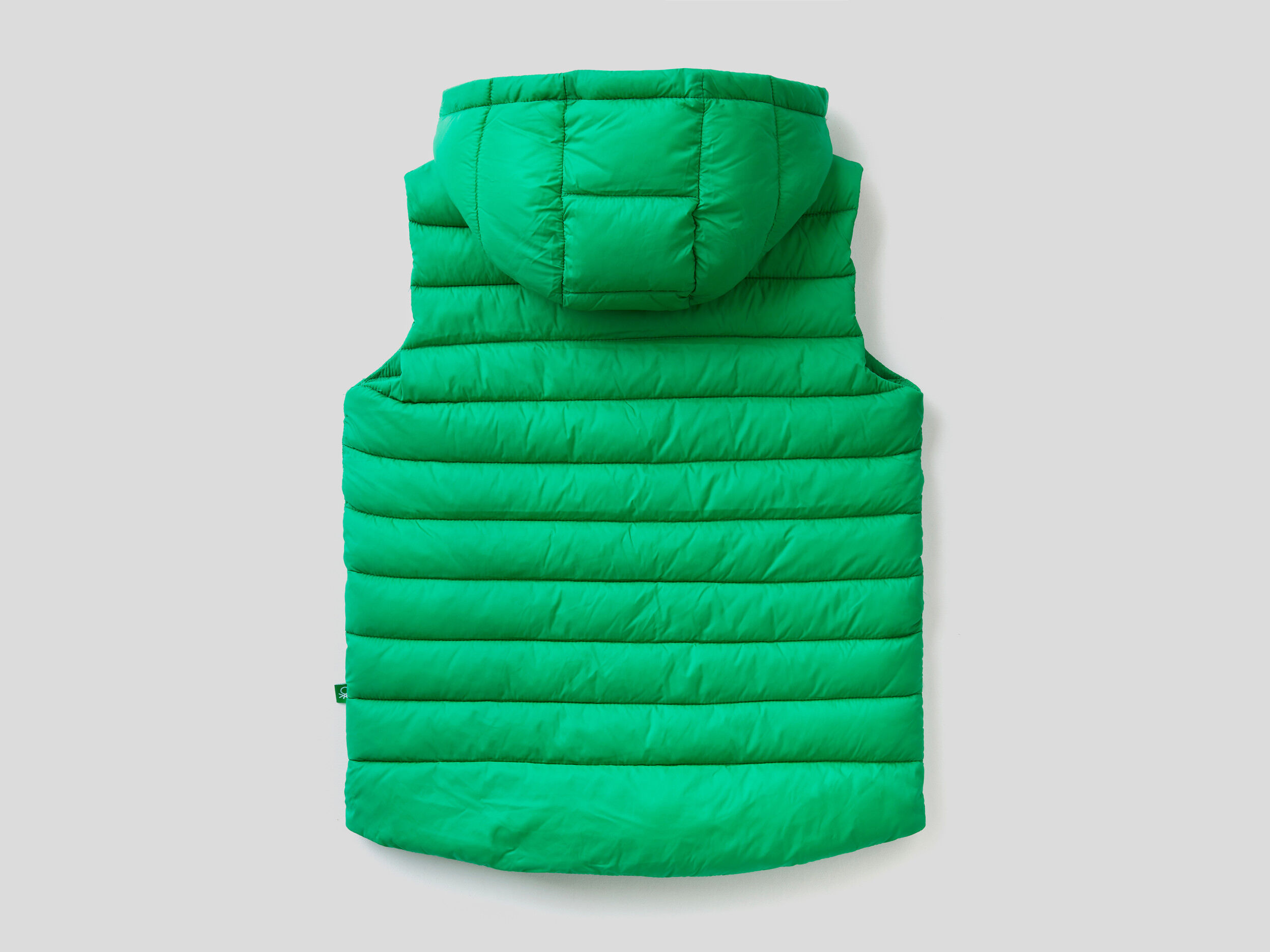 Sleeveless top green jacket