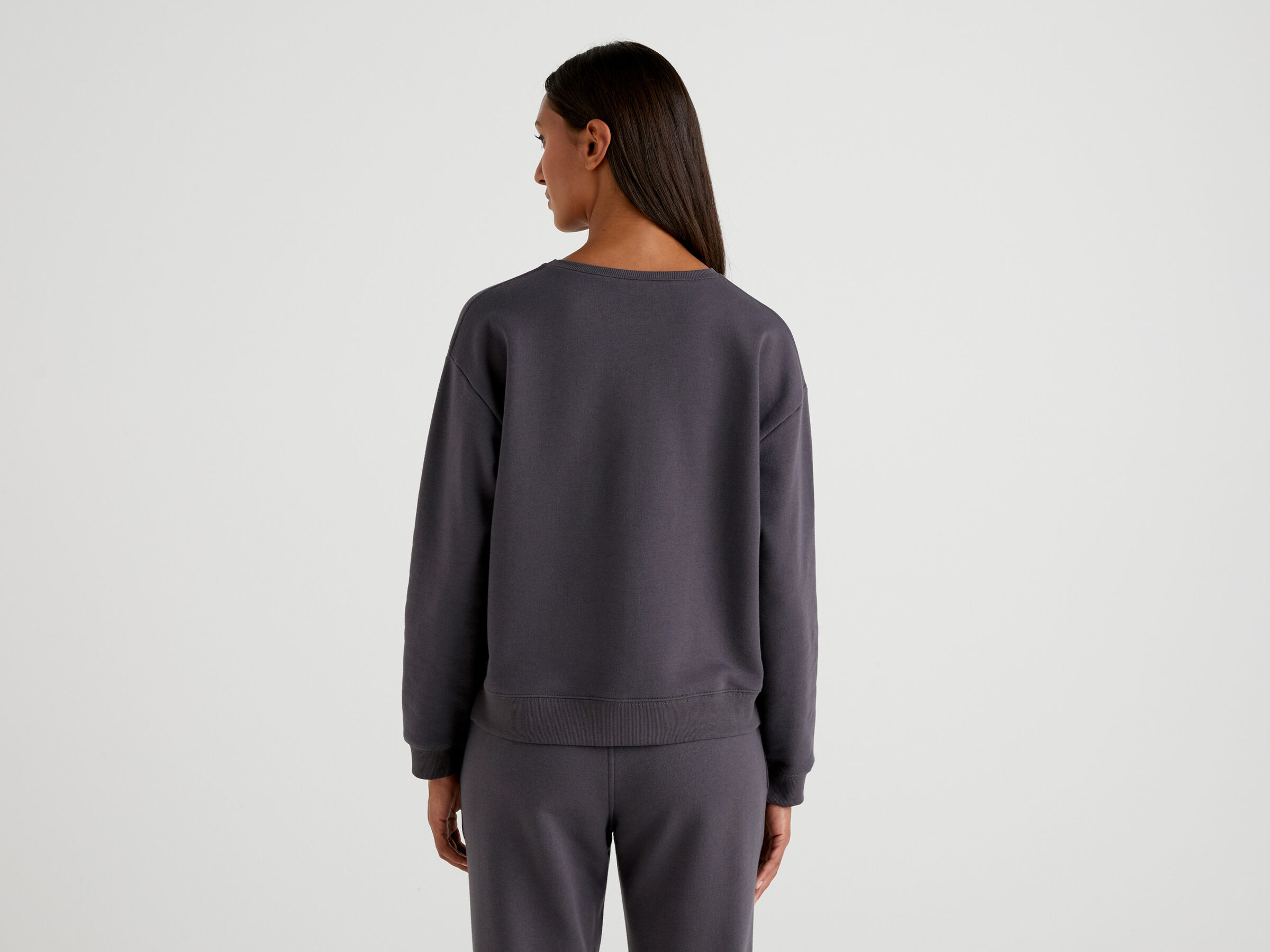 Warm hoodie with side slits image number 2
