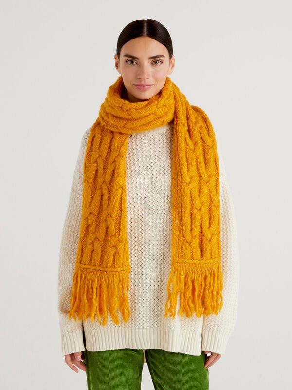 Cable knit scarf in wool blend Women