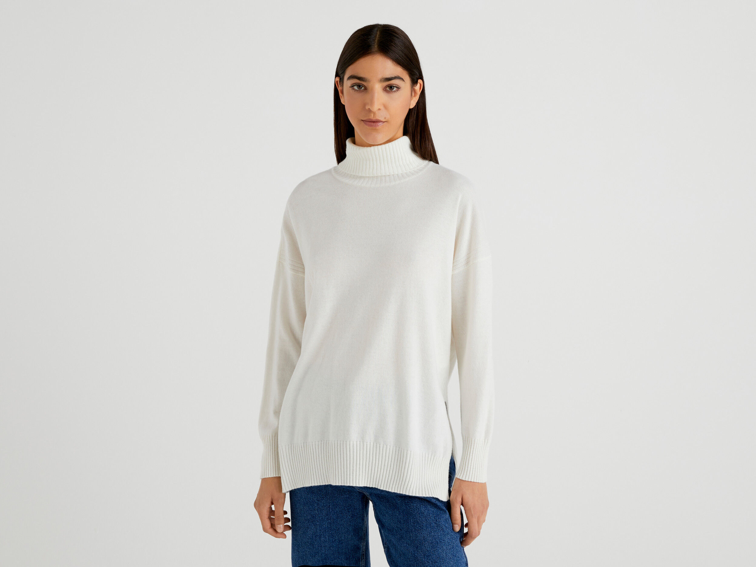 Oversized fit turtleneck in cashmere blend Creamy White Benetton