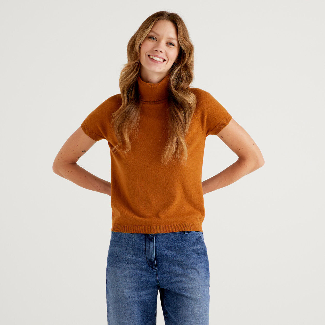 Orange short store sleeve turtleneck