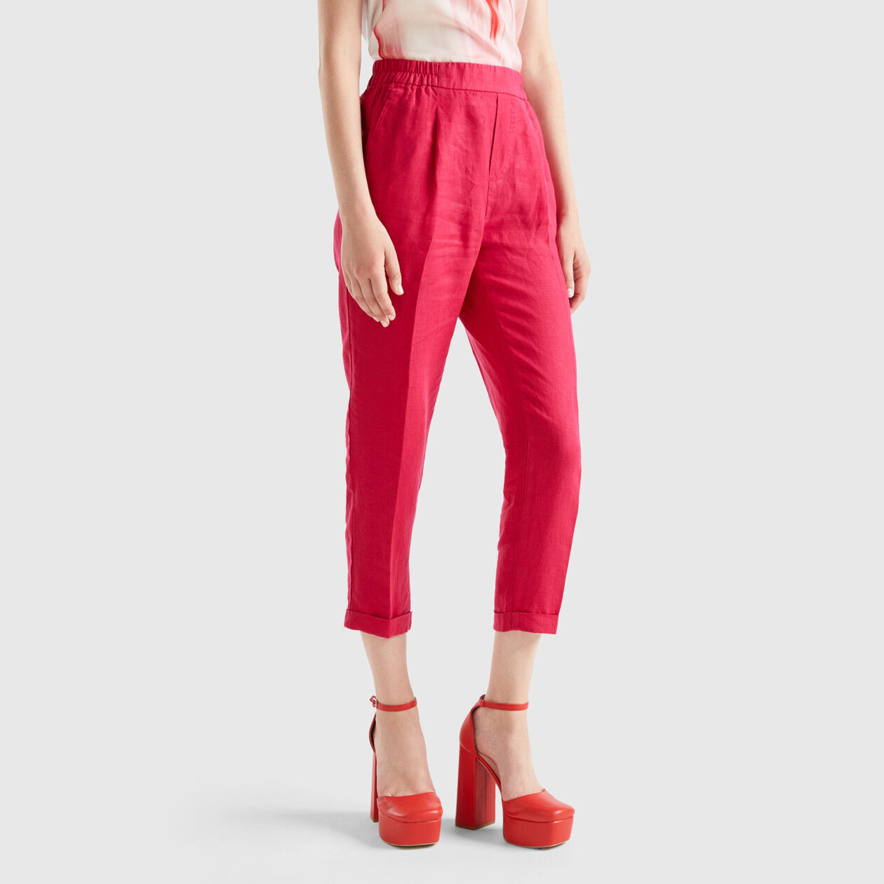 Pleated Turn Up Linen Pants - Radish Pink | Boden US | Linen trousers,  Black linen trousers, Color block tee