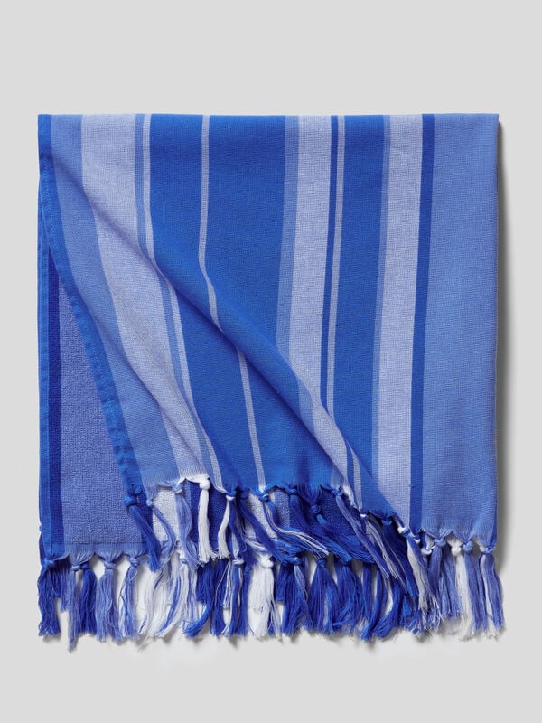 Lightweight striped beach towel