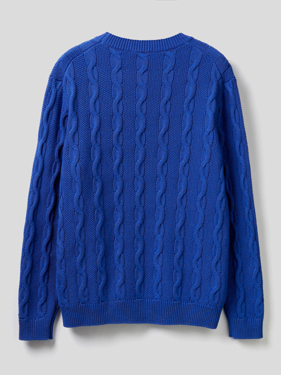 Crew neck cable knit sweater image number 2