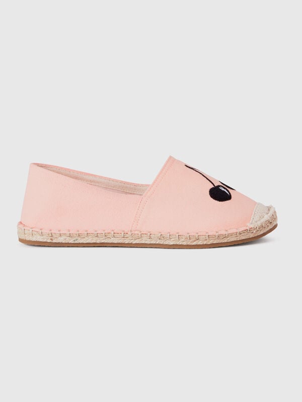 Pink espadrilles with cherry pattern
