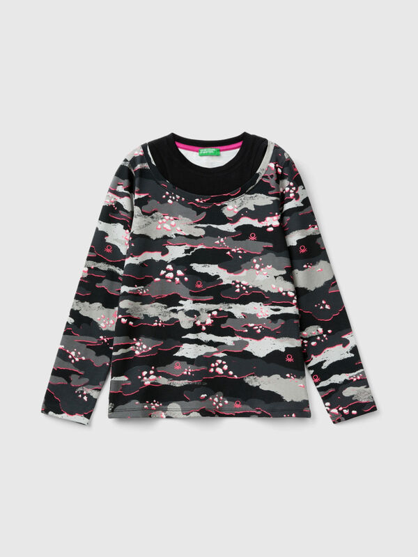 Camouflage t-shirt with neon details Junior Girl