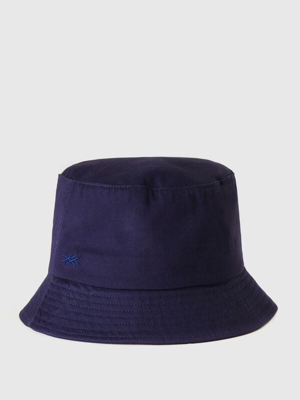 Dark blue fisherman's hat with logo