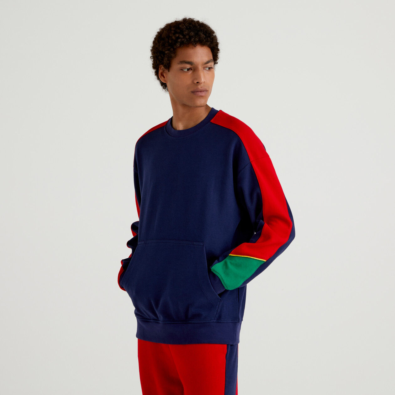 Sweatshirt with kangaroo pocket Dark Blue Benetton