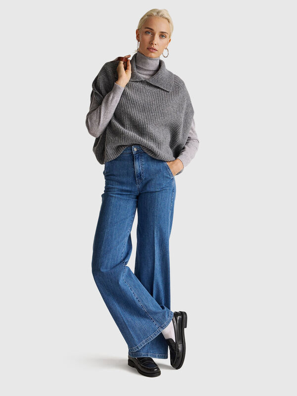 Capa con cuello alto Capa con cuello alto Mujer