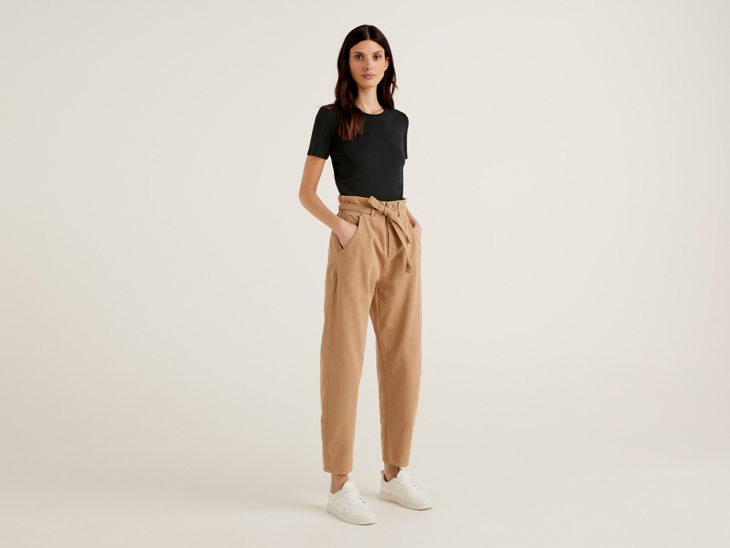 Paper bag trousers  White  Ladies  HM IN