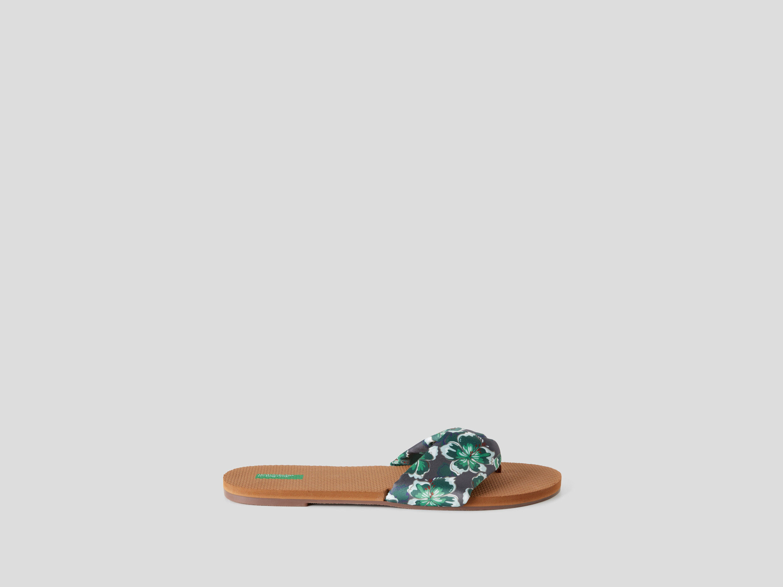 Flip flops hotsell with fabric straps