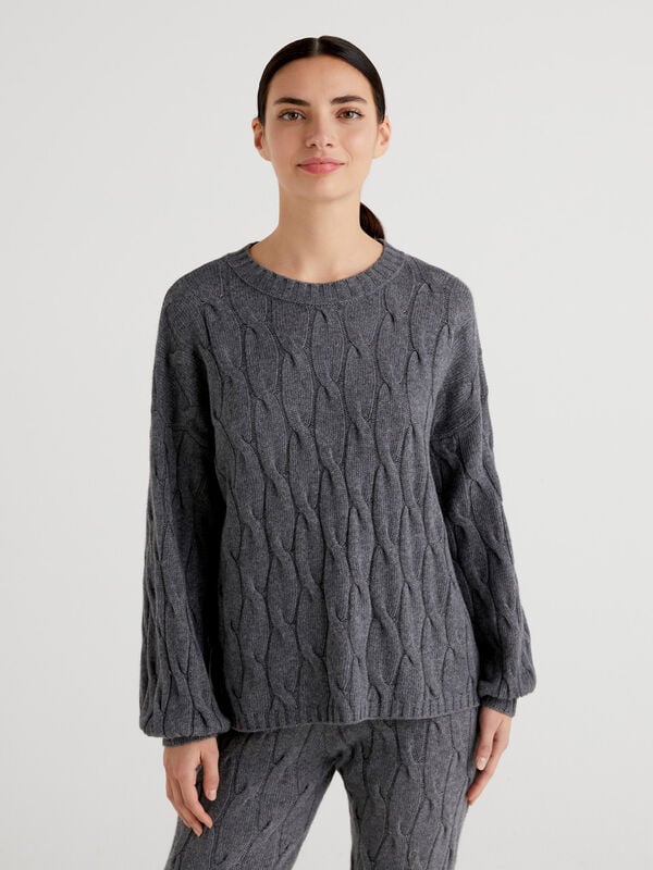 Cable knit sweater in cashmere blend Women