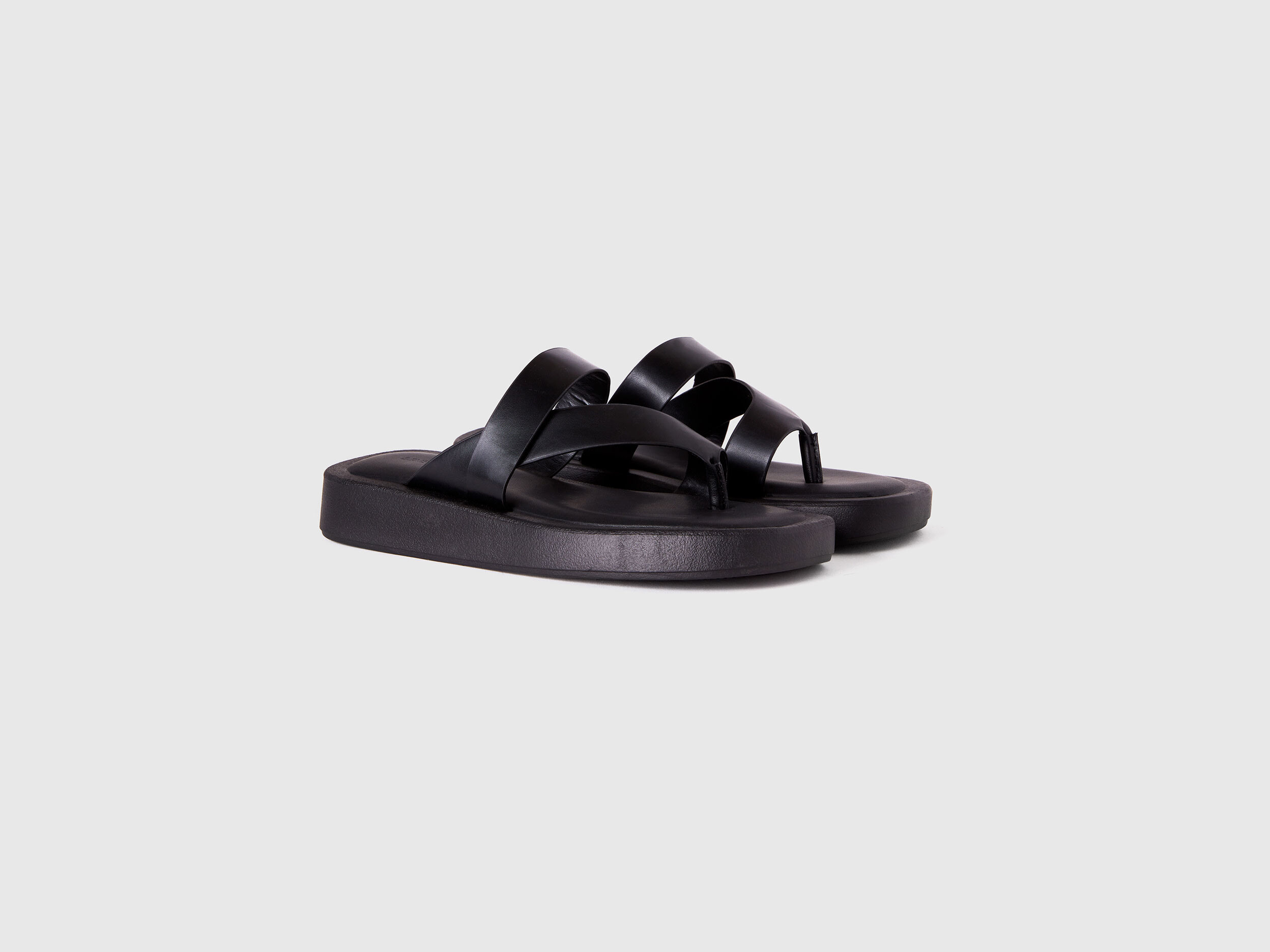 Ucb black sales flip flops