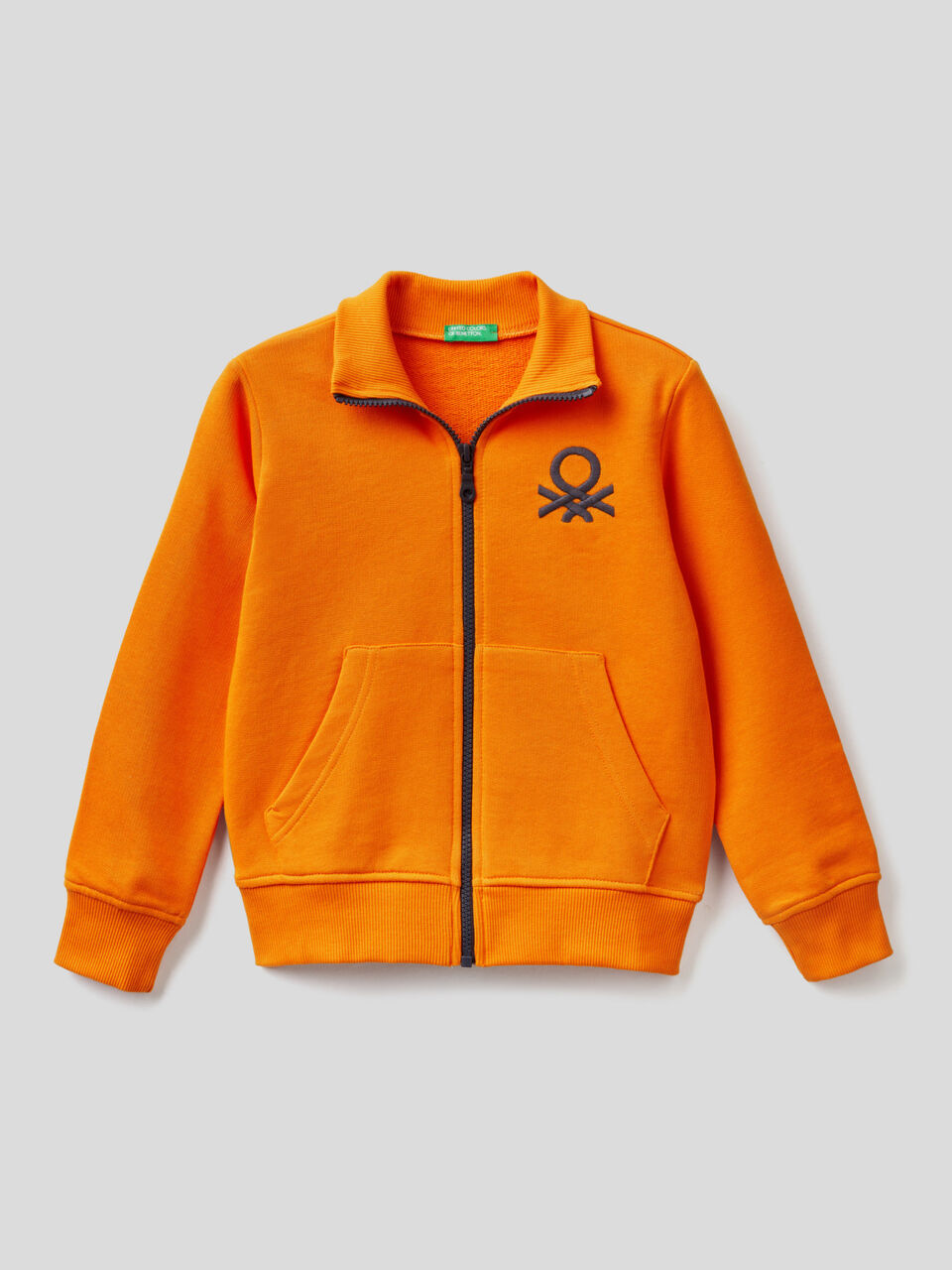 Sudadera con cremallera y logotipo bordado image number 1