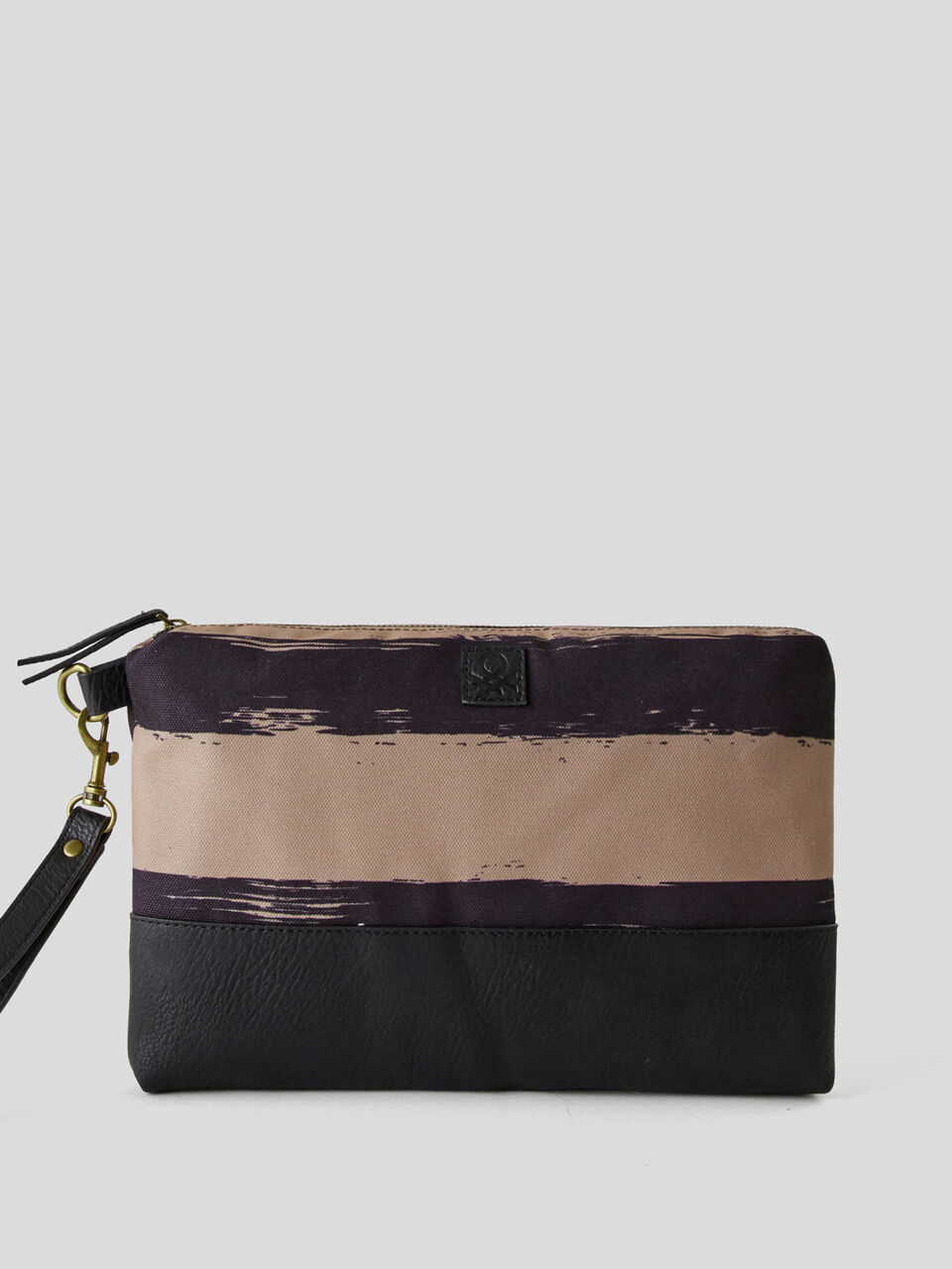 Canvas pouch image number 1