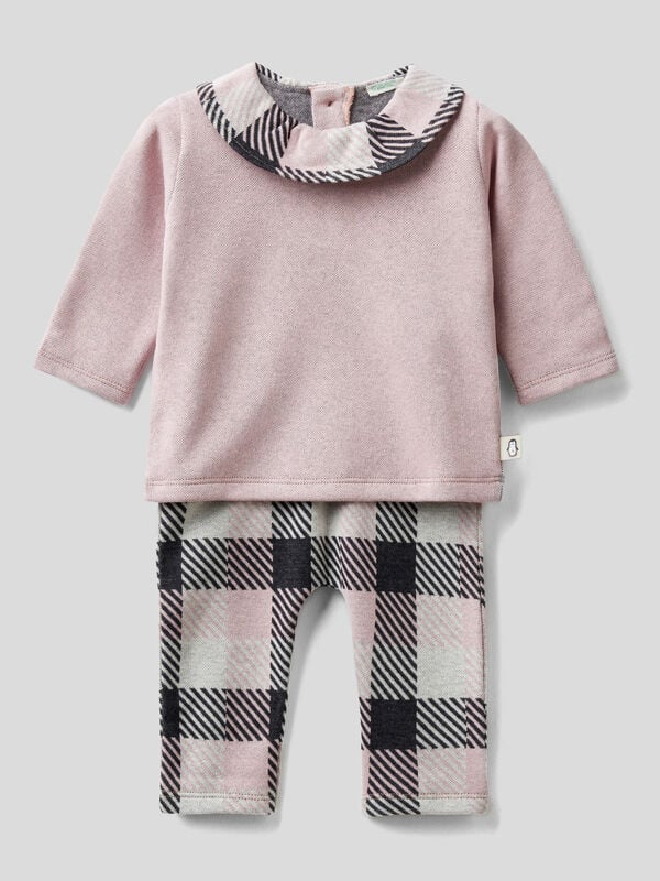 Outfit in warm recycled cotton blend