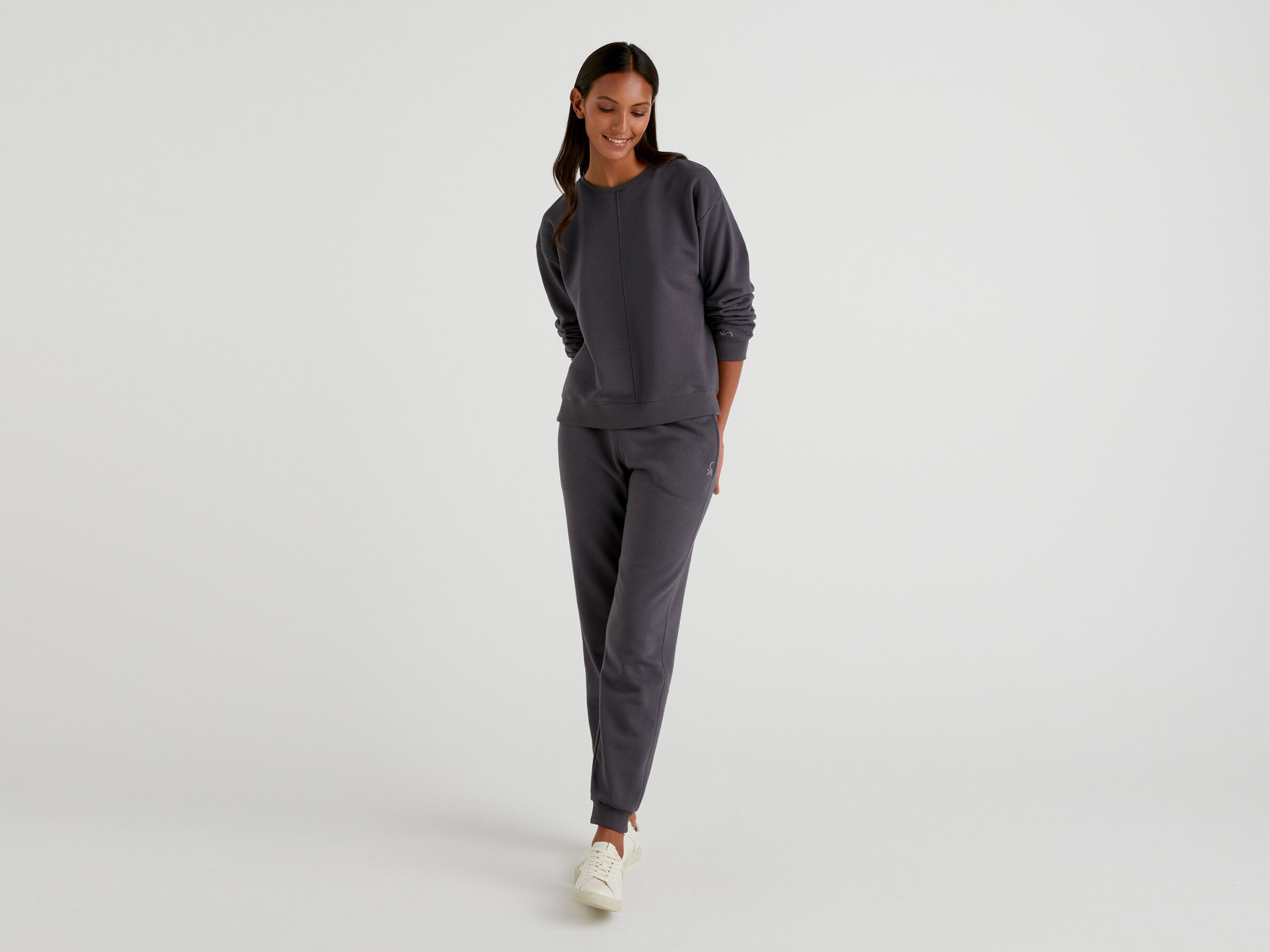Warm hoodie with side slits image number 3
