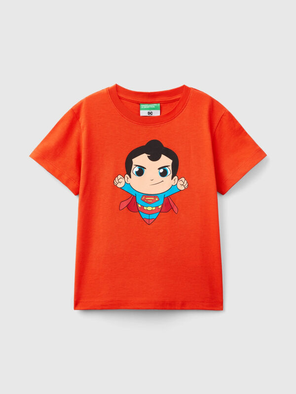 Camiseta ©&™ DC Comics Superman roja Niño