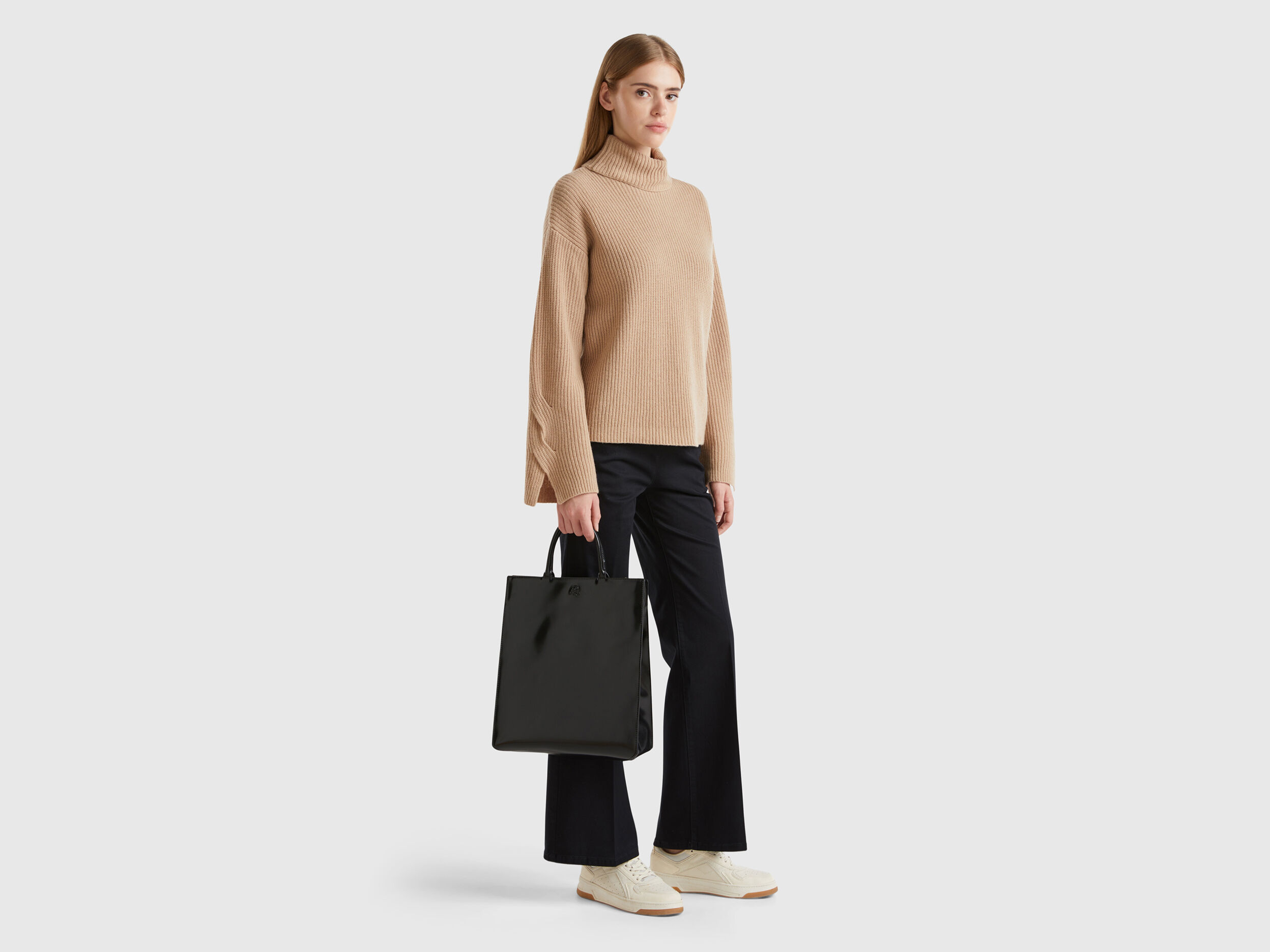 Matte look shopping bag - Black | Benetton