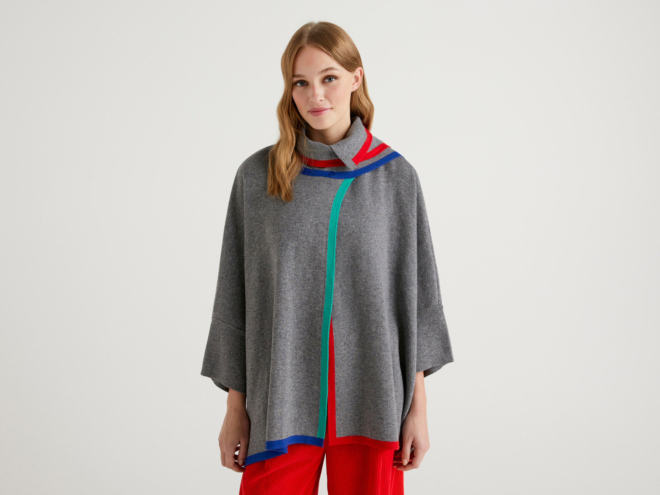 Poncho online with scarf