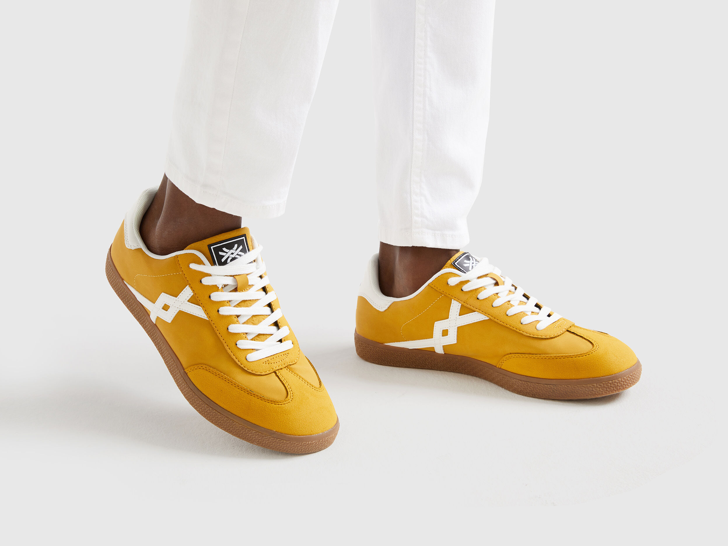 Mustard yellow low top sneakers Mustard Benetton