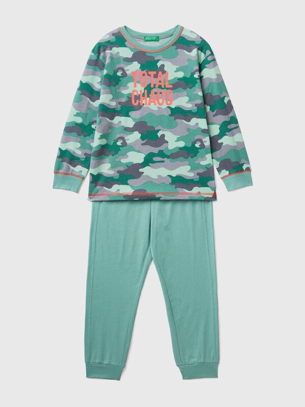 Pijama con estampado de rayos Niño