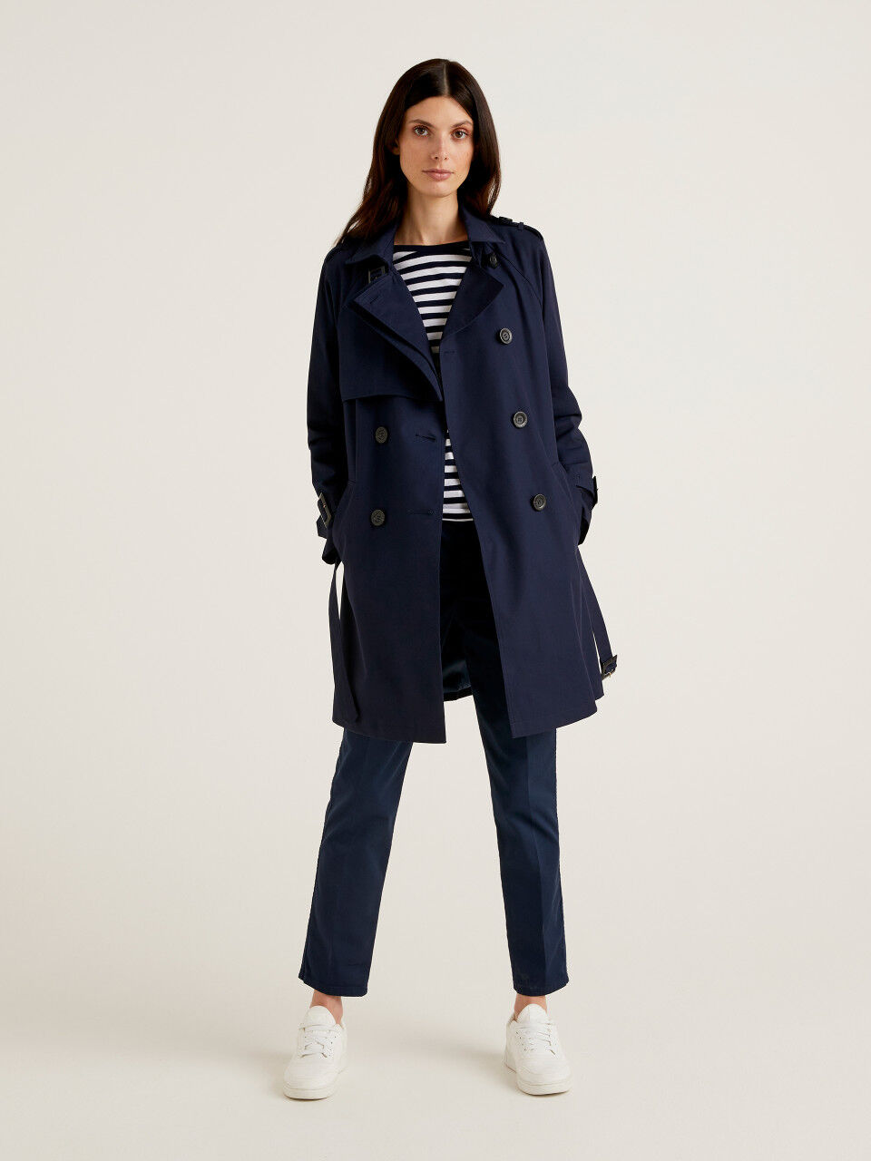 Womens Clothing Coats Raincoats and trench coats Burberry Double-breasted Belted Cotton Trench Coat in Dark Blue Blue 