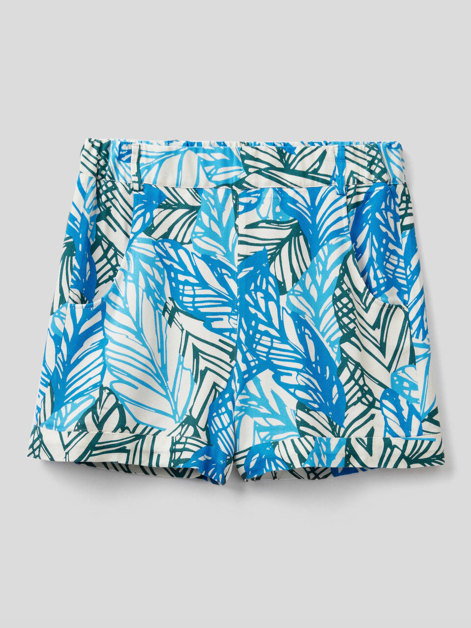 Flowy shorts with botanical print image number 1