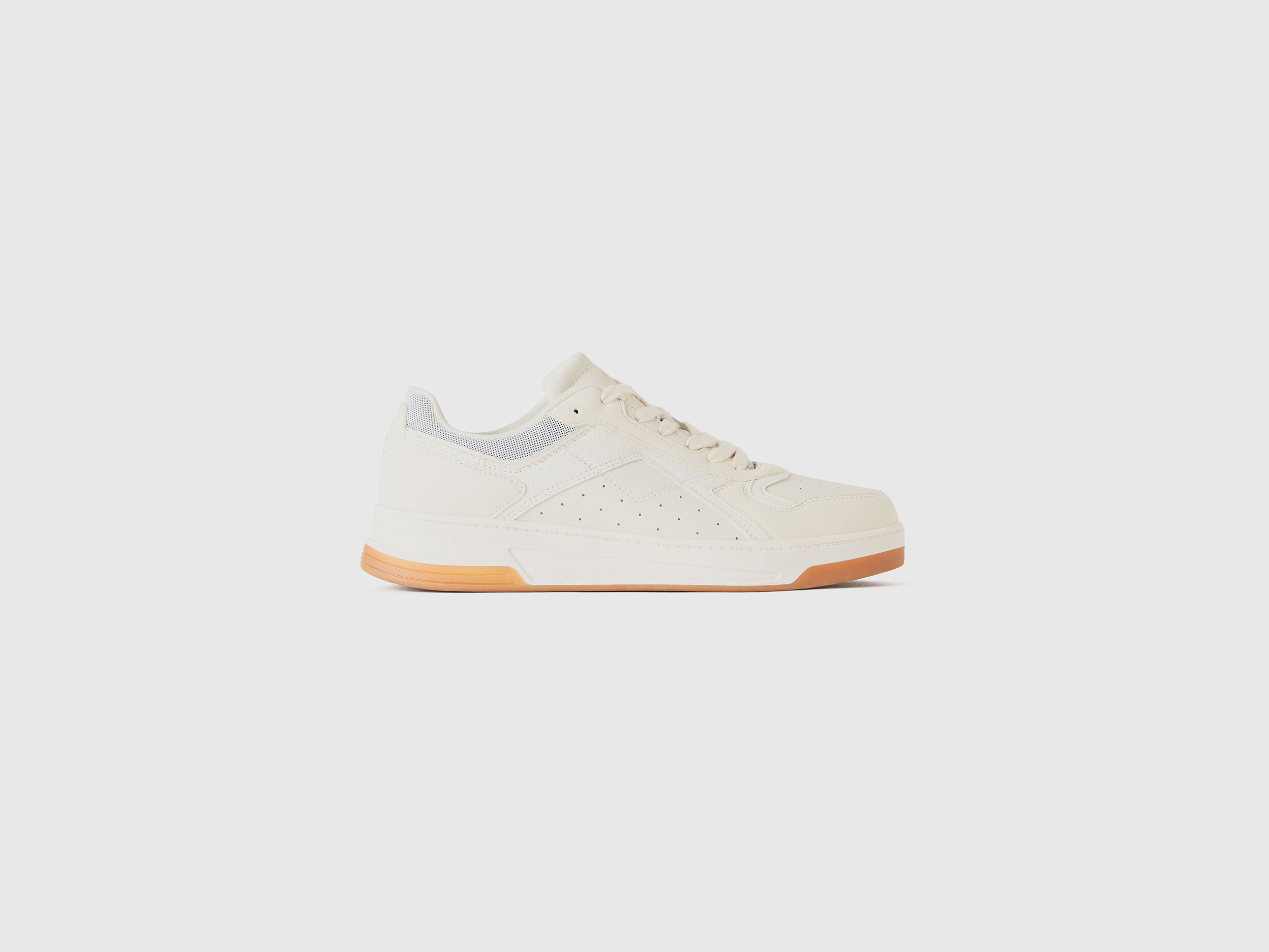 White sneakers benetton top