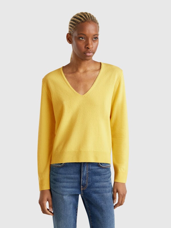 V-neck sweater in pure Merino wool Women