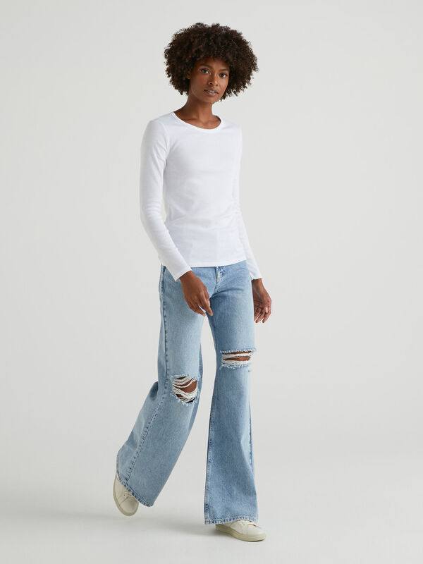 Loose fit jeans with tears Women