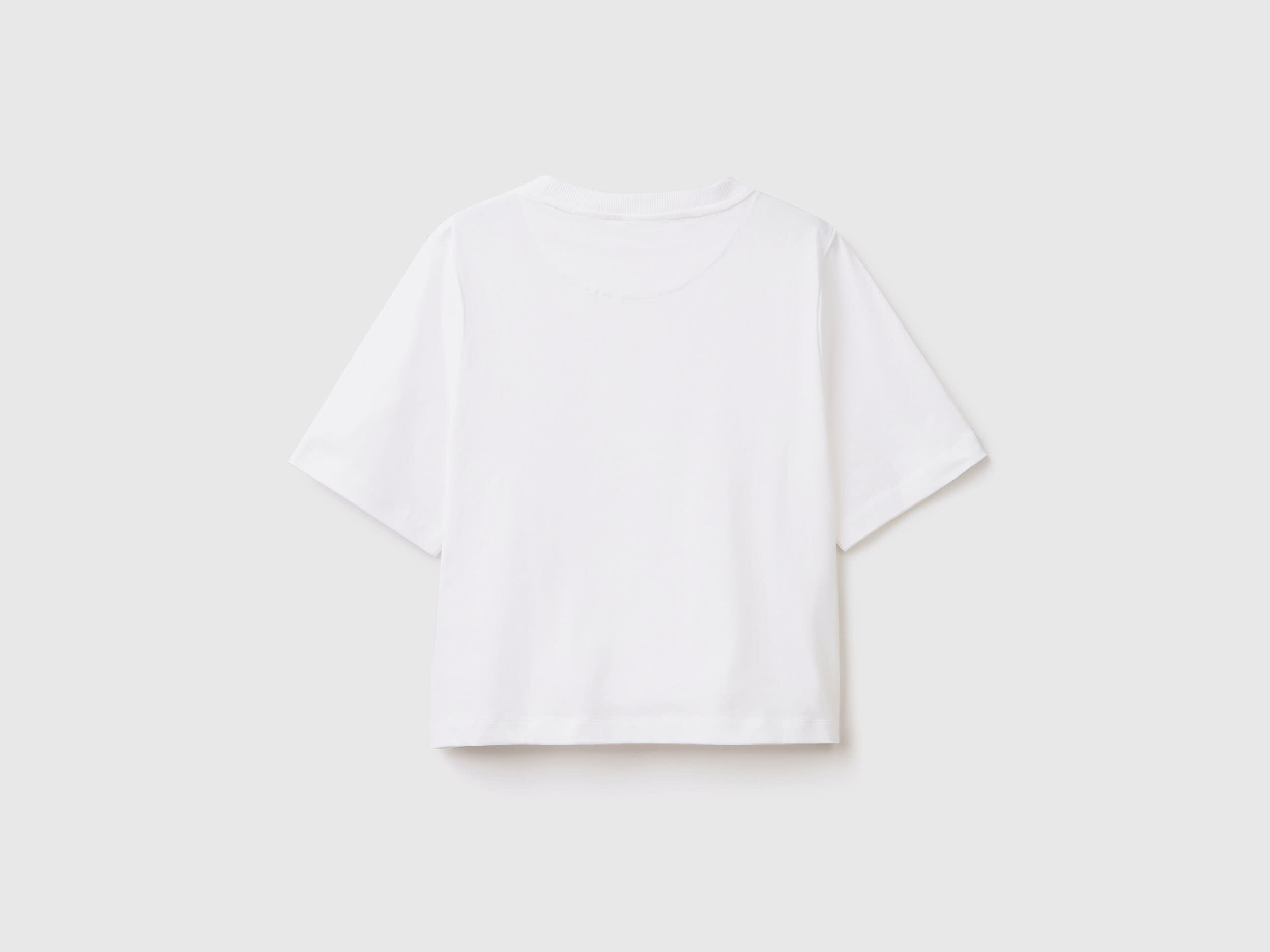 White tee shirt discount