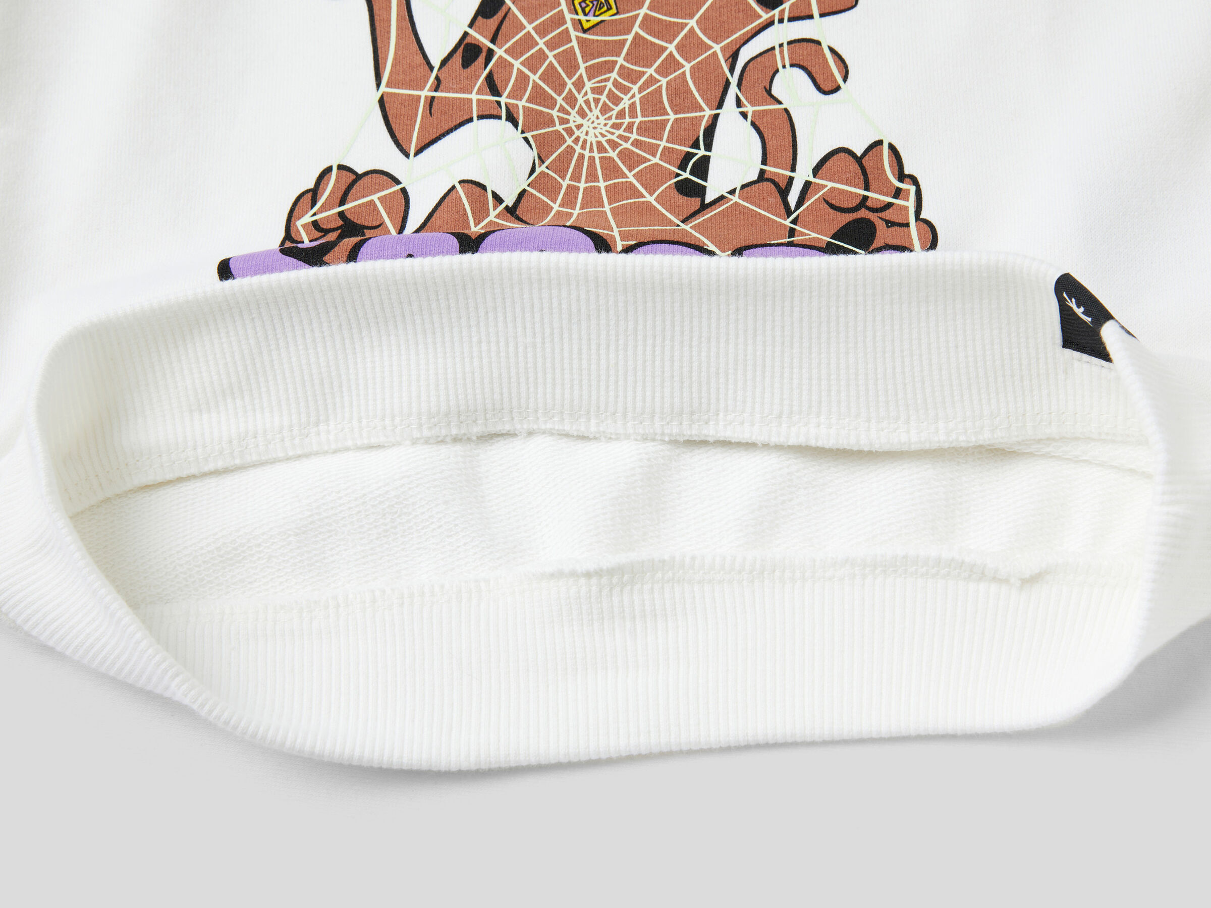 Scooby-Doo sweatshirt with glow-in-the-dark print image number 2