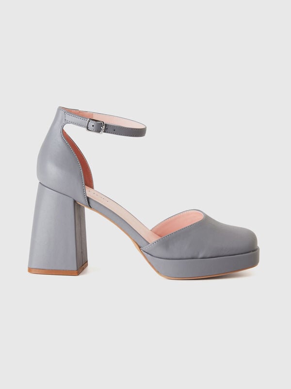 Gray sandals with heel and platform Women