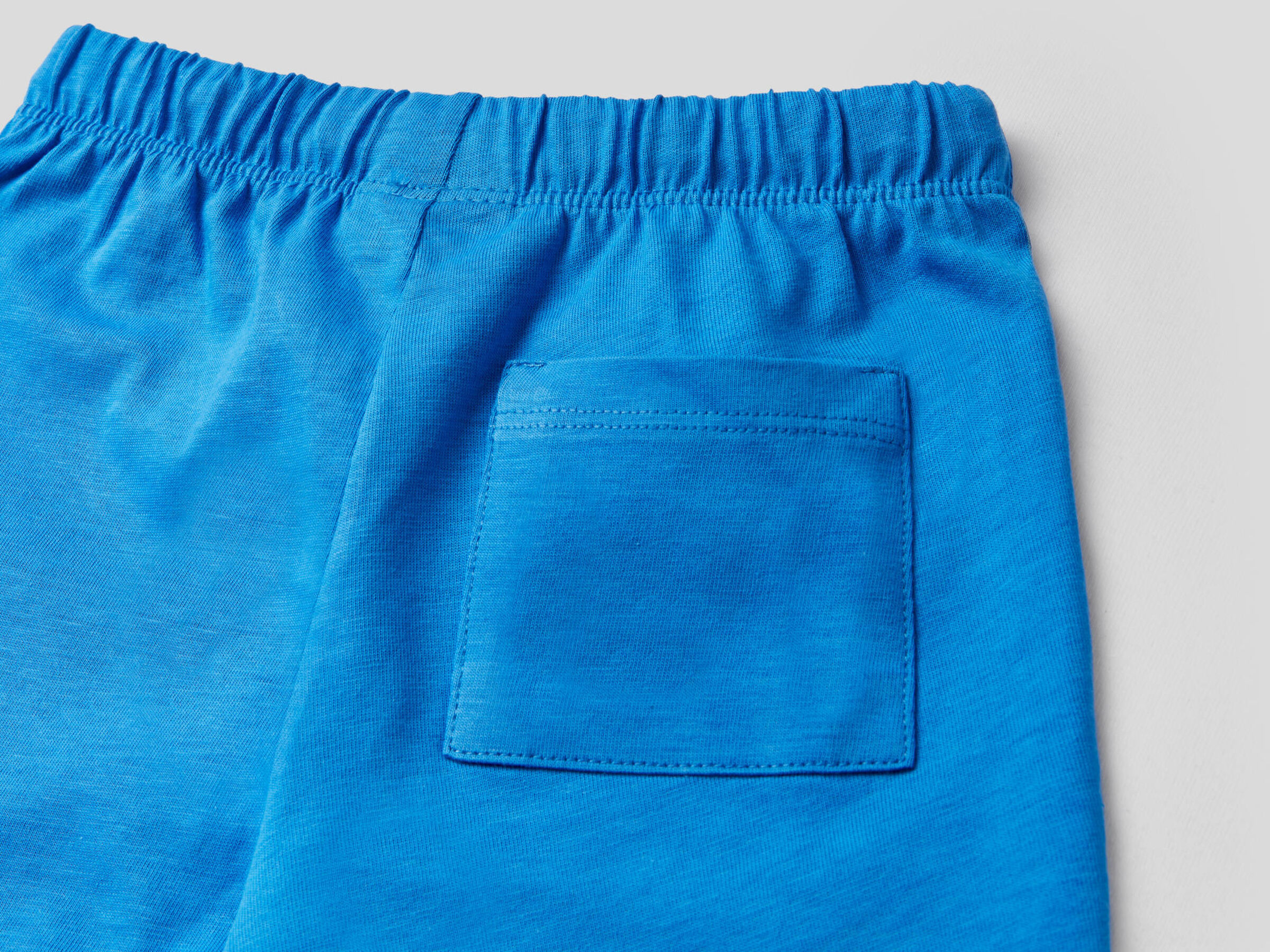 T-shirt and shorts set image number null