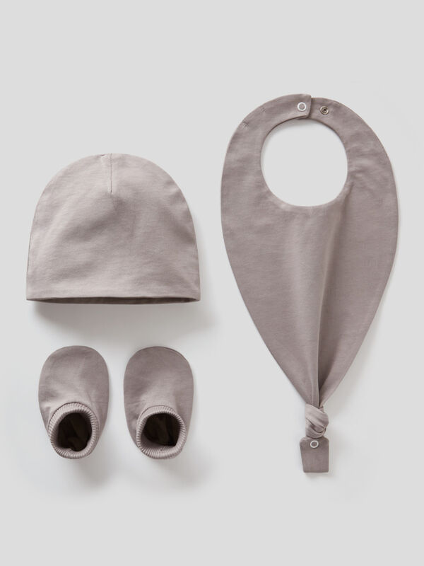 Set in pure organic cotton New Born (0-18 months)